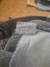 Carica l'immagine nel visualizzatore di Gallery, Levi's 505 anni 80 Made in USA – W31 L32
