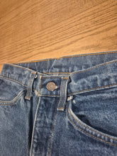 Carica l'immagine nel visualizzatore di Gallery, Levi's 519 vintage anni 80 Made in USA – W29 L32
