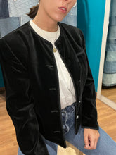 Carica l'immagine nel visualizzatore di Gallery, Blazer in velluto nero
