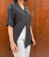 Carica l'immagine nel visualizzatore di Gallery, Camicia in seta
