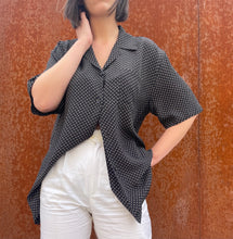 Carica l'immagine nel visualizzatore di Gallery, Camicia in seta
