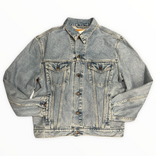 Carica l'immagine nel visualizzatore di Gallery, Levi’s tucker lavaggio medio chiaro
