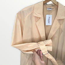 Carica l'immagine nel visualizzatore di Gallery, Impermeabile trench rosa cipria
