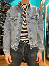 Carica l'immagine nel visualizzatore di Gallery, Levi’s tucker lavaggio medio chiaro
