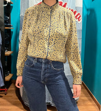 Carica l'immagine nel visualizzatore di Gallery, Camicia a fantasia in seta
