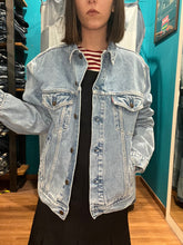 Carica l'immagine nel visualizzatore di Gallery, Levi’s tucker lavaggio medio chiaro
