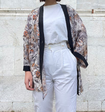 Carica l'immagine nel visualizzatore di Gallery, Kimono in seta
