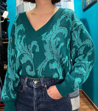 Carica l'immagine nel visualizzatore di Gallery, Maglione verde con scollo a V
