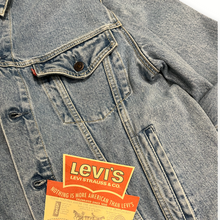 Carica l'immagine nel visualizzatore di Gallery, Levi’s tucker lavaggio medio chiaro
