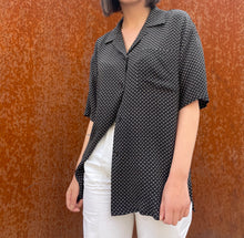 Carica l'immagine nel visualizzatore di Gallery, Camicia in seta
