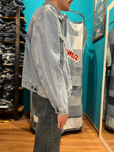 Carica l'immagine nel visualizzatore di Gallery, Levi’s tucker lavaggio medio chiaro
