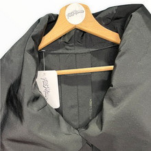 Carica l'immagine nel visualizzatore di Gallery, Trench sartoriale leggero in lana e seta
