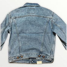 Carica l'immagine nel visualizzatore di Gallery, Giacca jeans Levi’s modello 70503 chiaro
